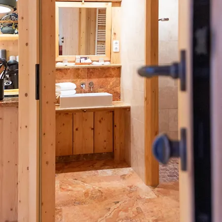 アパートホテル Ecologie 4*